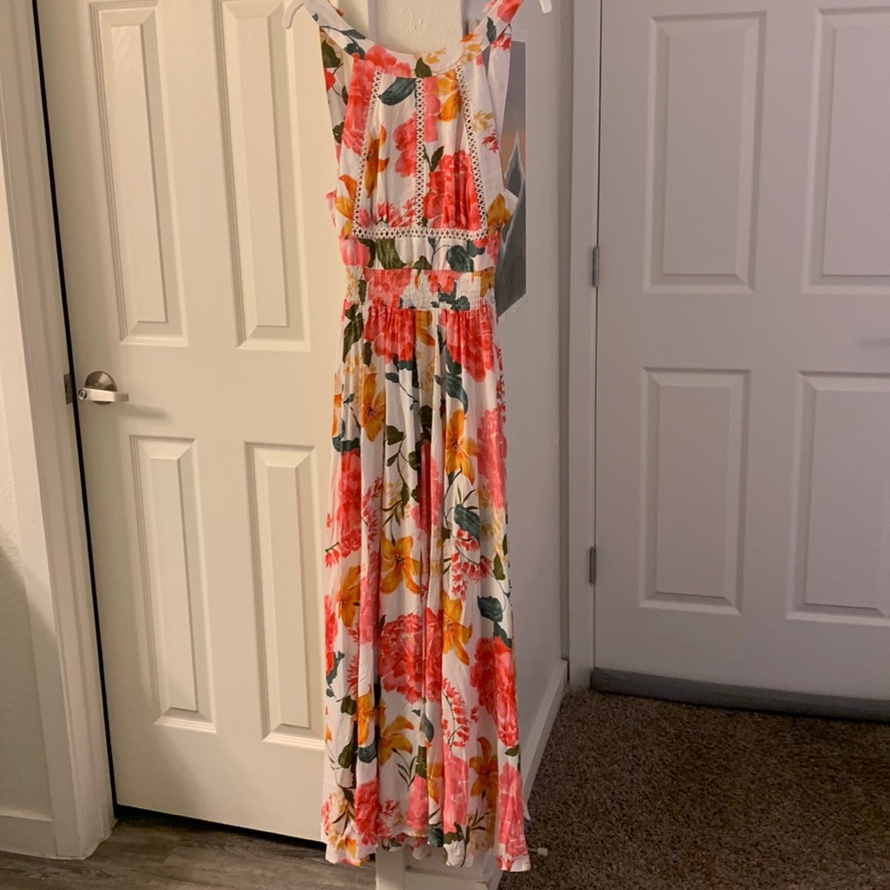 Beautiful flowy dress with open back